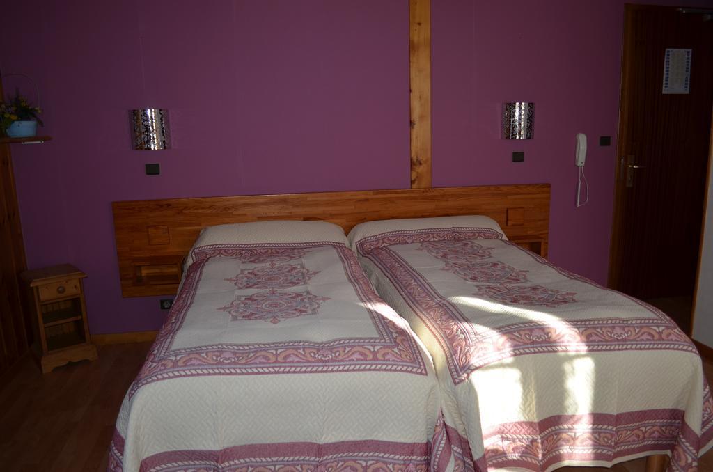 Hotel Les Touristes Abondance Habitación foto